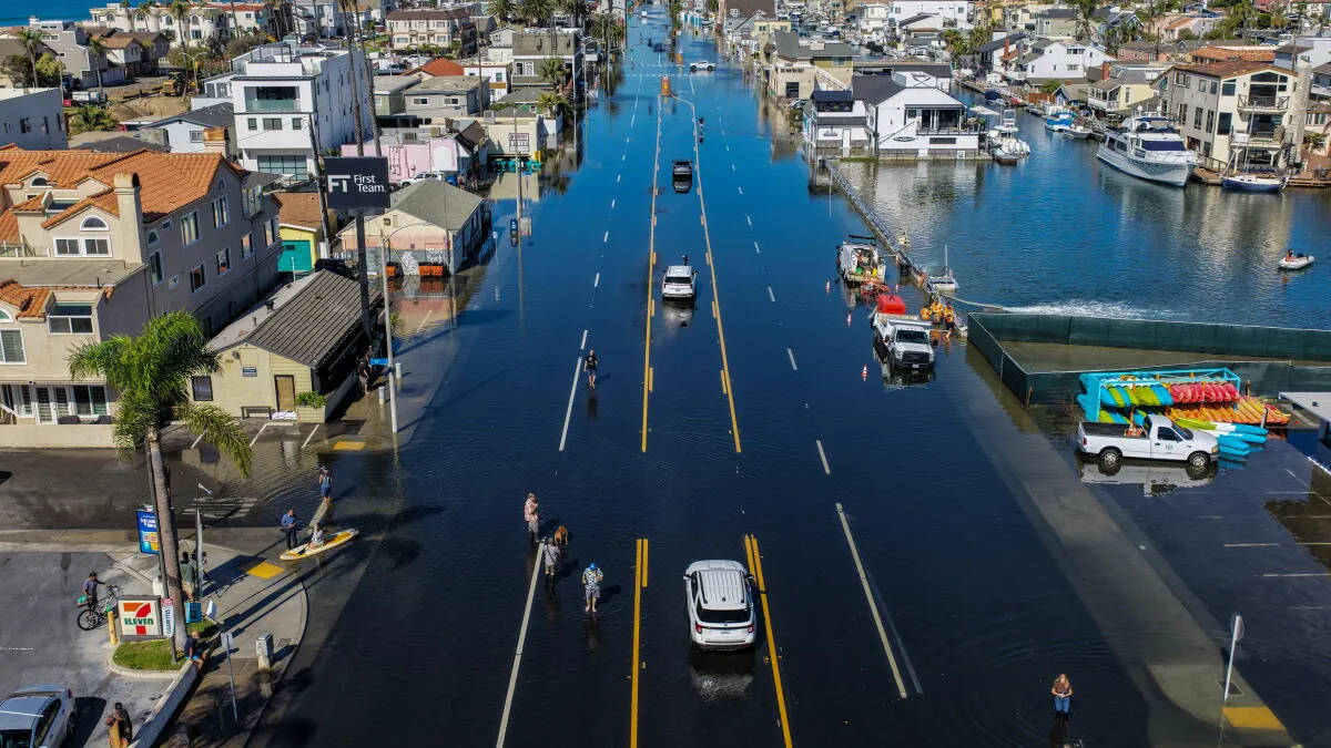 SoCal Coast Faces Extended Flooding as El Niño Tides Shatter Records